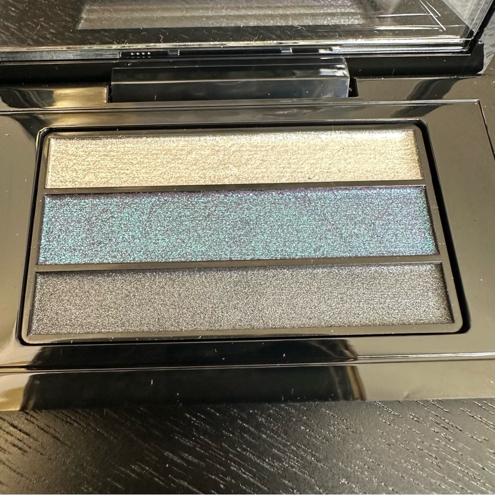 NWOB MAC Lapisluxe Eyeshadow Palette
